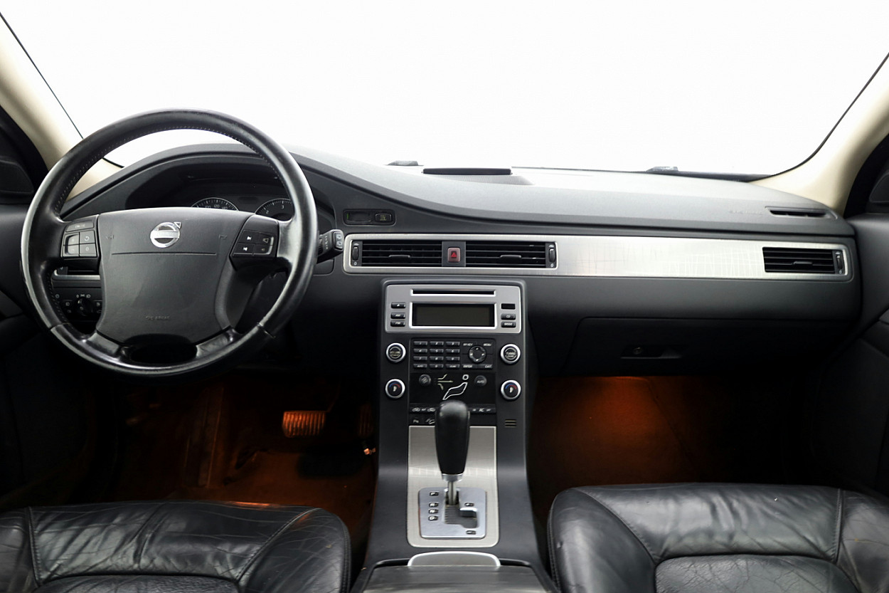 Volvo XC70 Summum ATM 2.4 D5 136kW