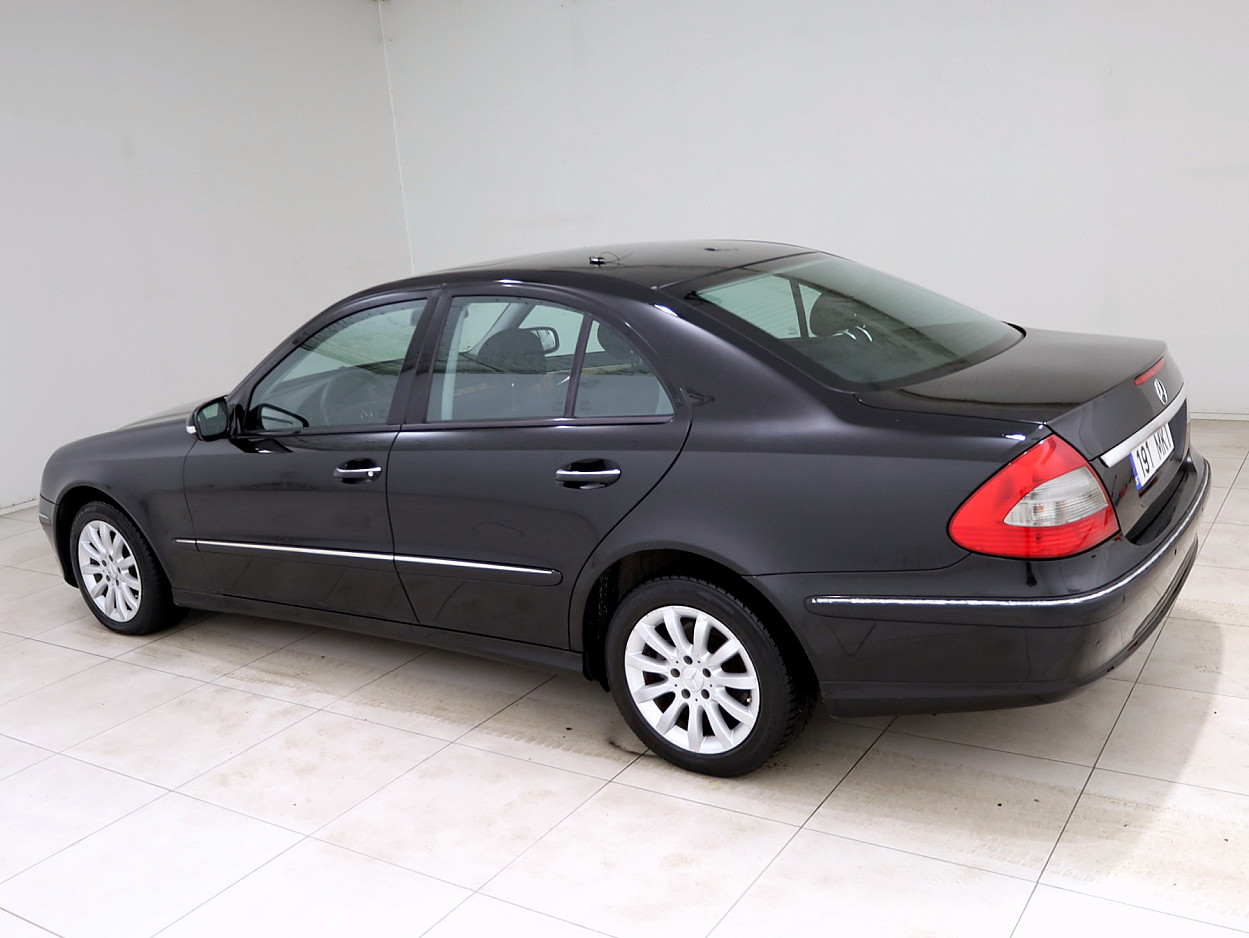 Mercedes-Benz E 200 Elegance Facelift ATM 1.8 135 kW - Photo 4