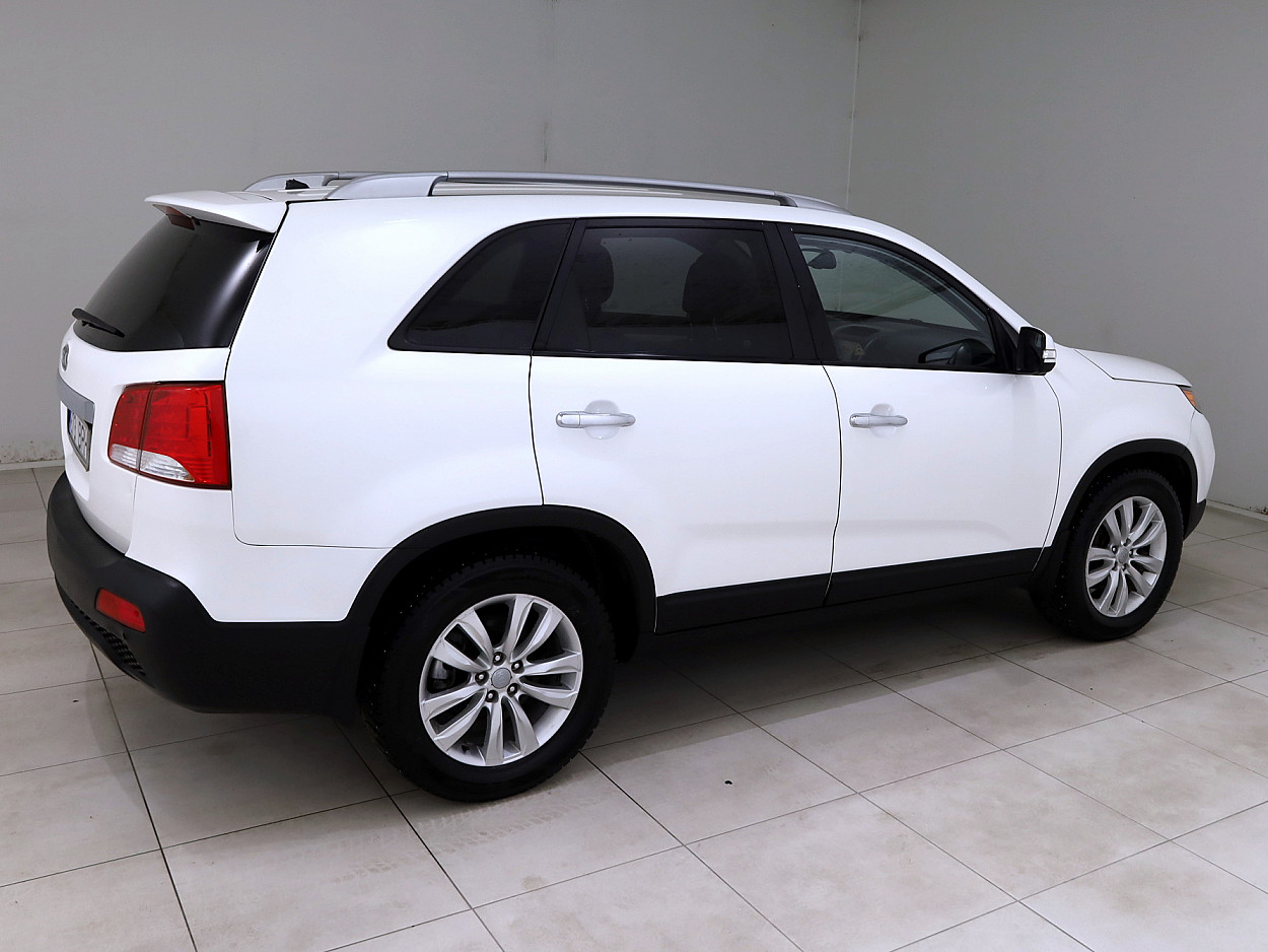 Kia Sorento Luxury ATM 2.2 CRDi 145 kW - Photo 3