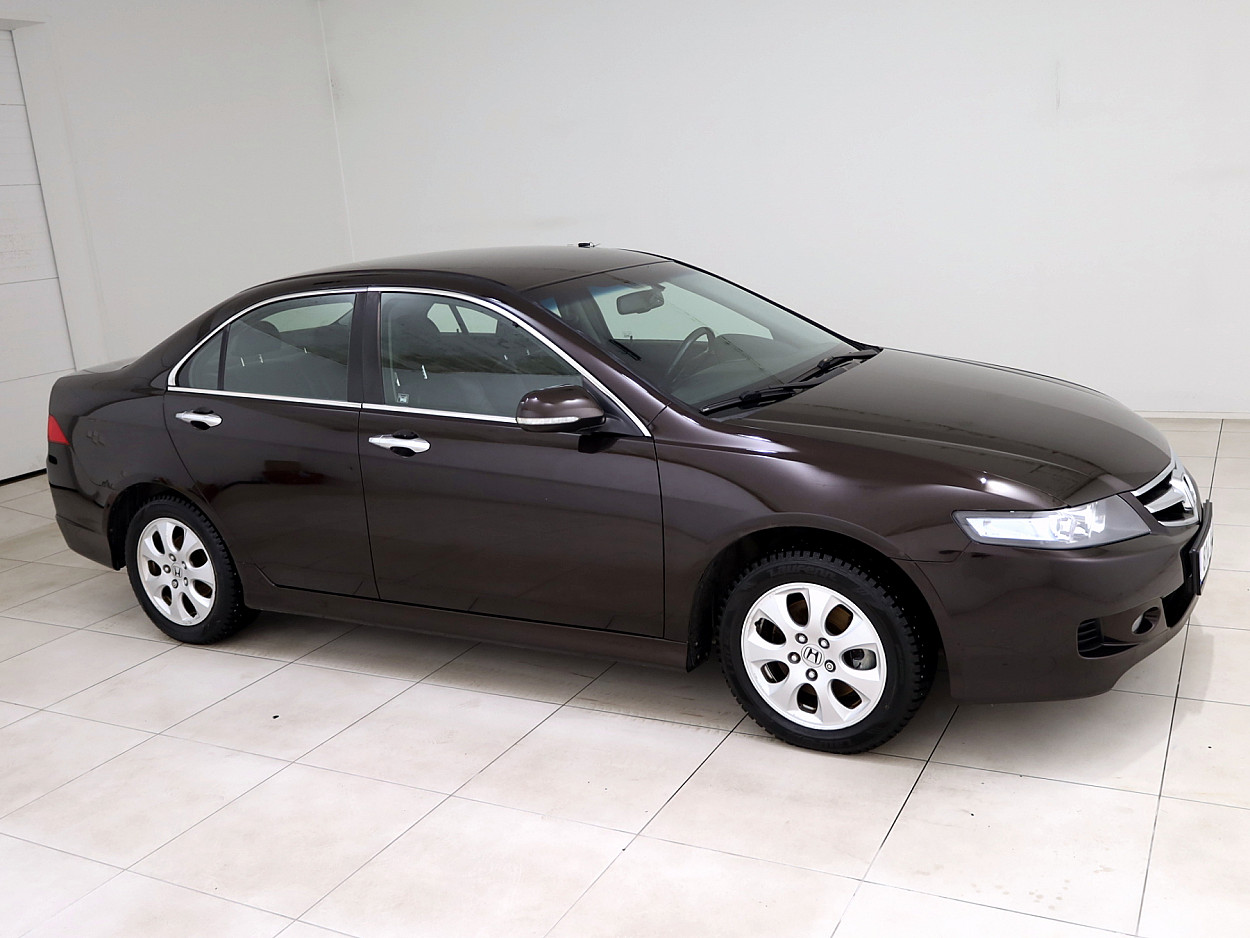 Honda Accord Elegance Facelift 2.0 114 kW - Photo 1