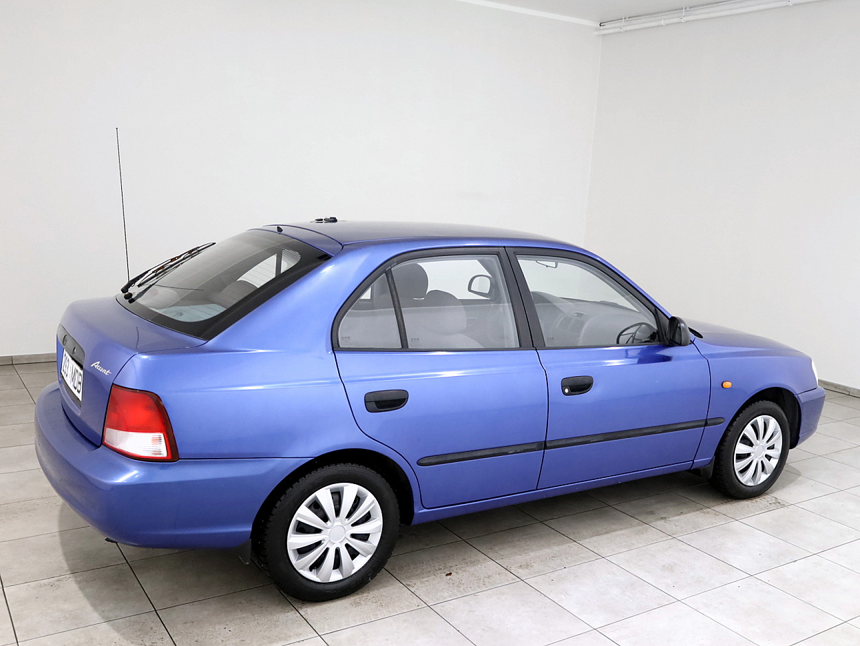 Hyundai Accent City 1.3 63 kW - Photo 3