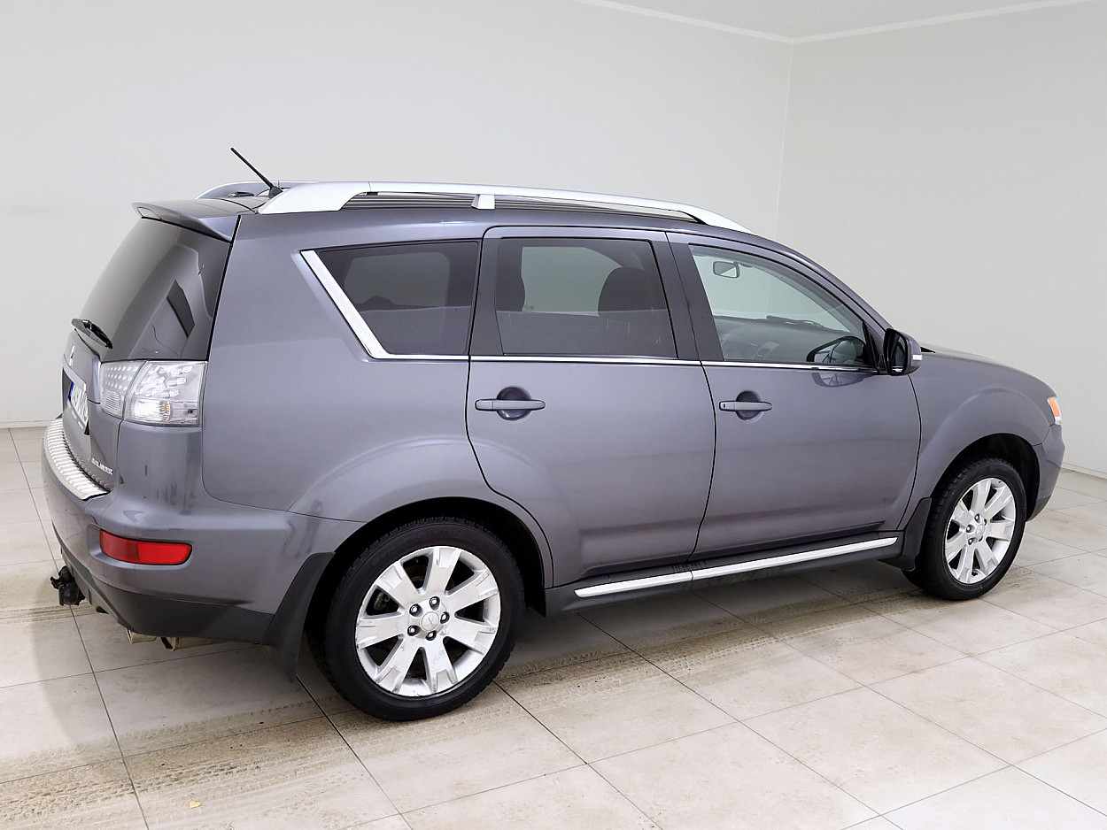 Mitsubishi Outlander Luxury Facelift ATM 2.4 125 kW - Photo 3