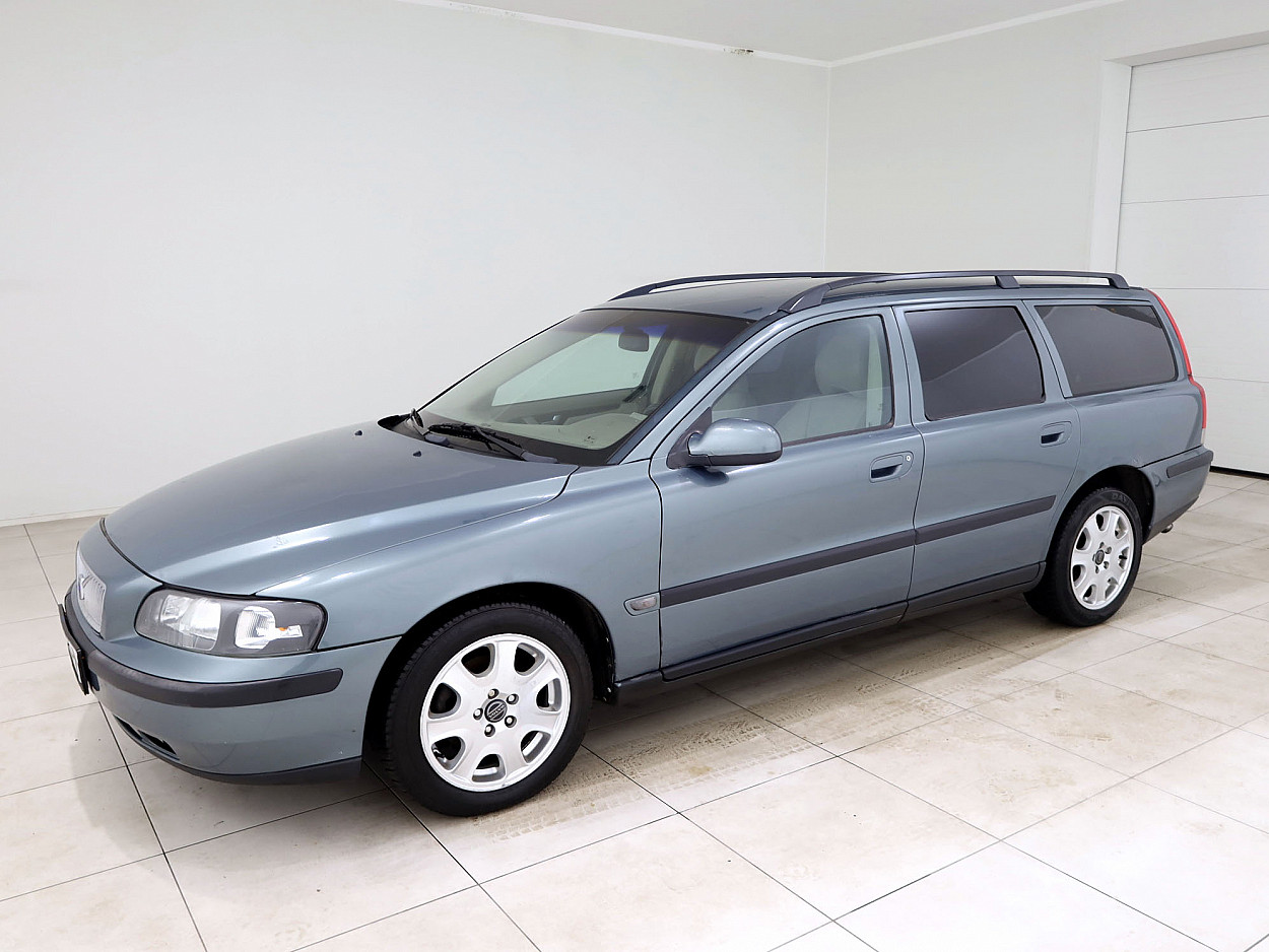 Volvo V70 Summum 2.5 D5 103 kW - Photo 2