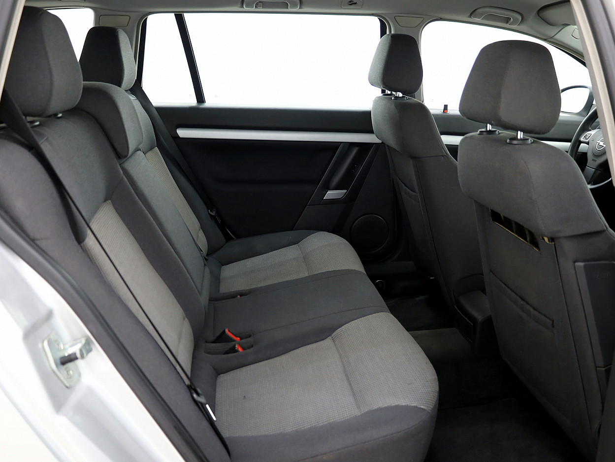 Opel Vectra Caravan Comfort ATM 1.9 CDTi 110 kW - Photo 7