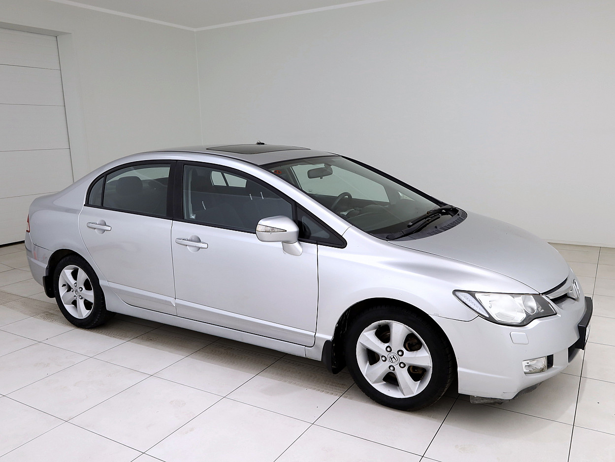 Honda Civic Elegance ATM 1.8 103 kW - Photo 1