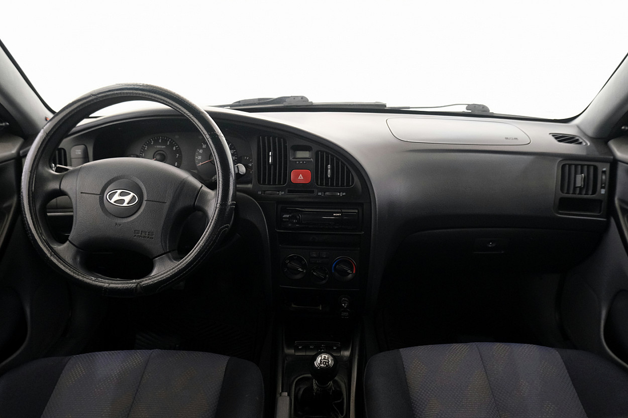 Hyundai Elantra Elegance 1.6 77 kW - Photo 5