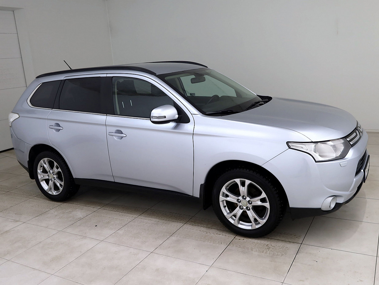 Mitsubishi Outlander Comfort ATM 2.0 110 kW - Photo 1