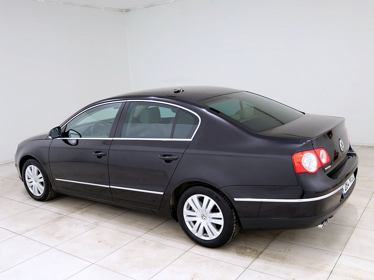 Volkswagen Passat Highline ATM 2.0 110 kW - Photo 4