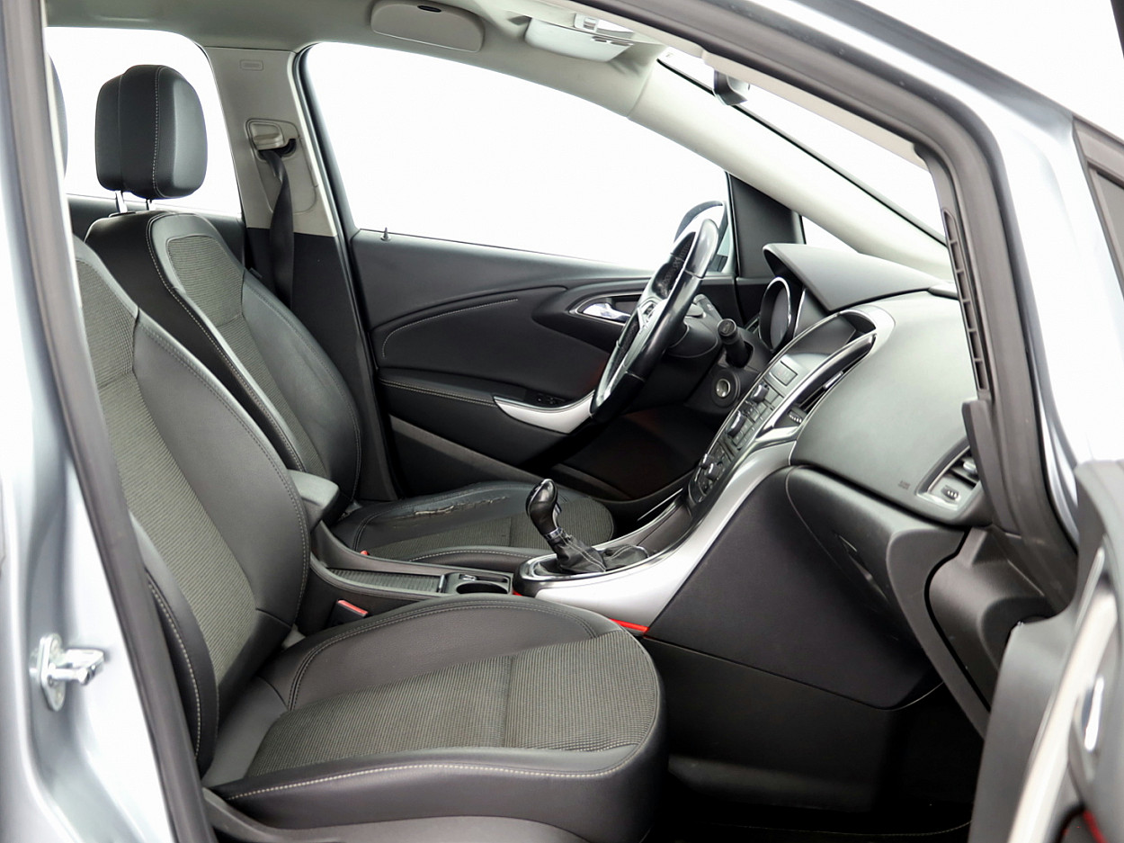 Opel Astra Elegance 1.7 CDTi 81kW