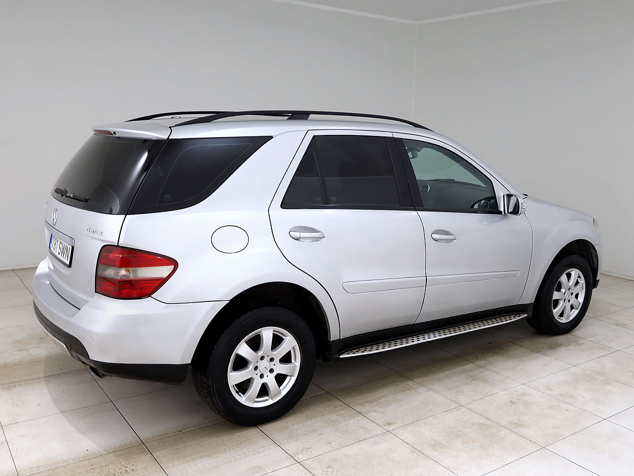 Mercedes-Benz ML 320 Luxury ATM 3.0 CDI 165 kW - Photo 3