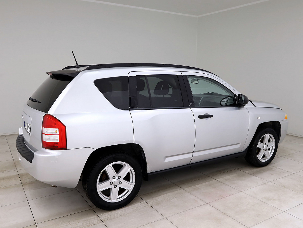 Jeep Compass Comfort 4x4 2.4 125 kW - Photo 3