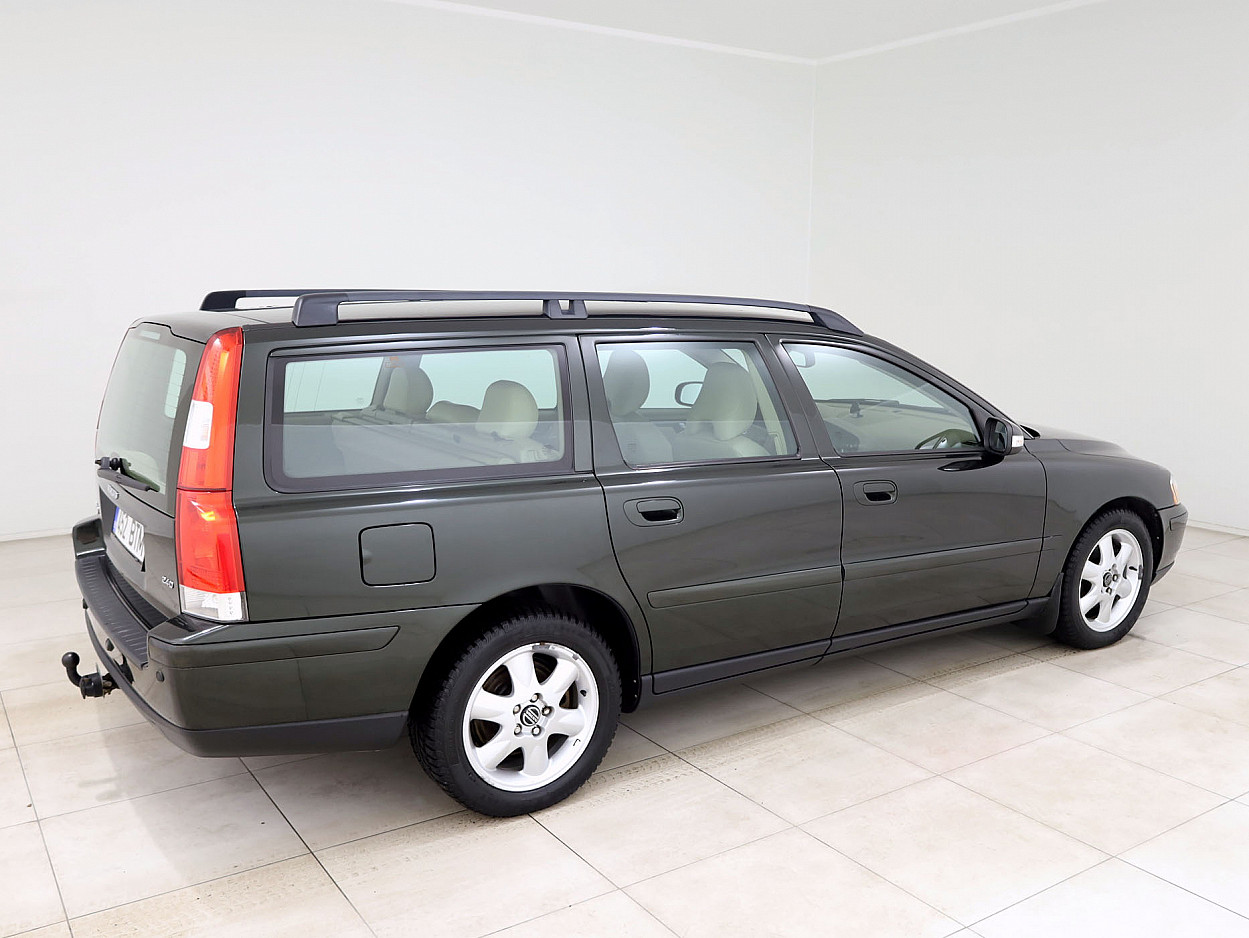 Volvo V70 Summum Facelift 2.4 D5 120 kW - Photo 3