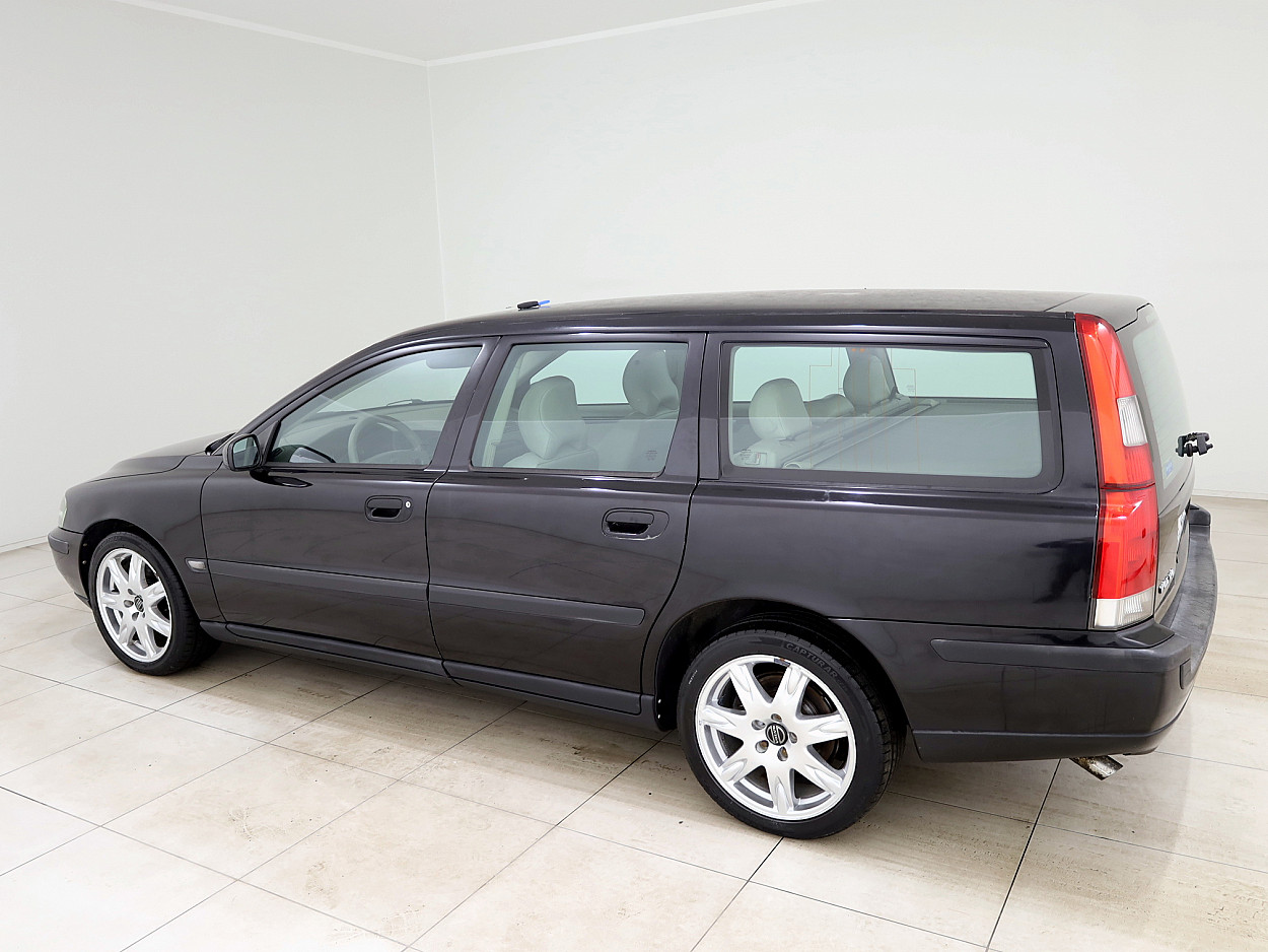 Volvo V70 Estate 2.4 D5 120 kW - Photo 4