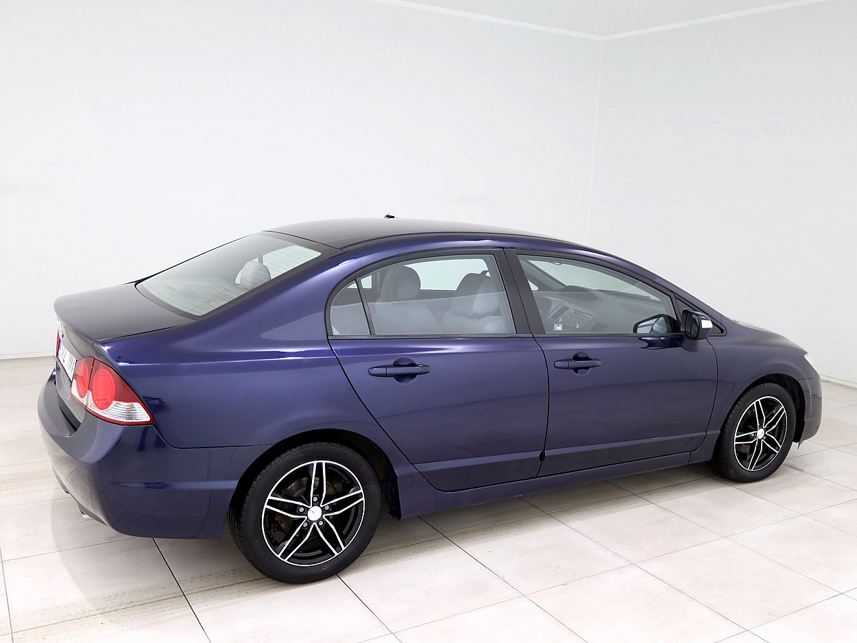 Honda Civic Elegance ATM 1.8 103 kW - Photo 3