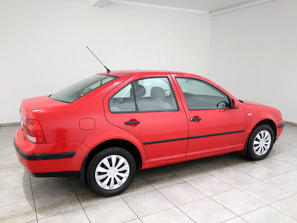 Volkswagen Bora 1.6 77 kW - Photo 3