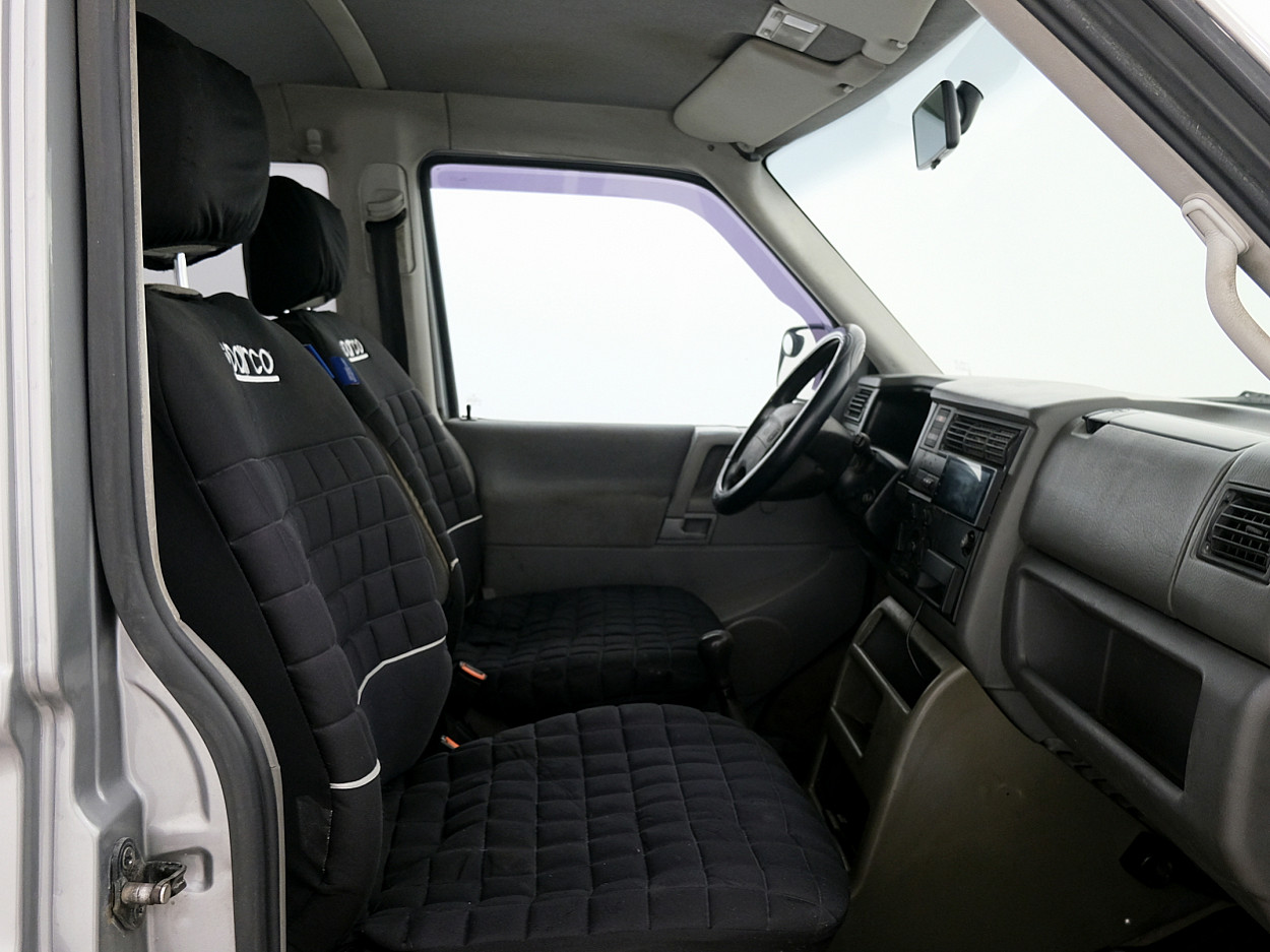 Volkswagen Caravelle Comfortline 2.5 TDI 75 kW - Photo 6