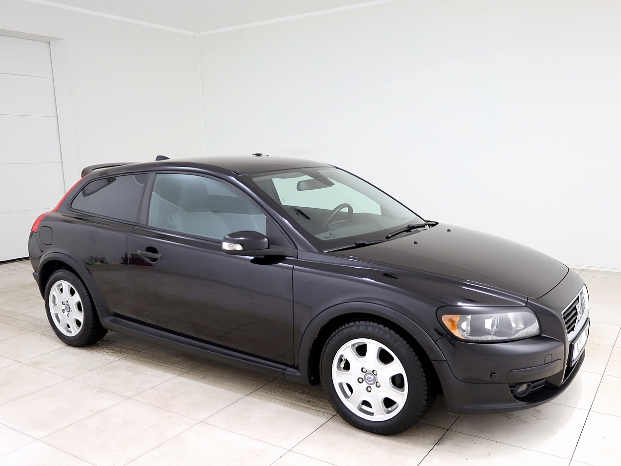 Volvo C30 Momentum 2.0 D4 100 kW - Photo 1