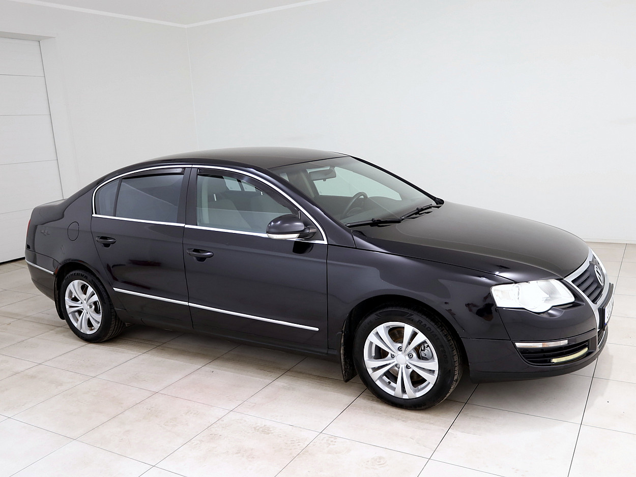 Volkswagen Passat Comfortline 2.0 110 kW - Photo 1