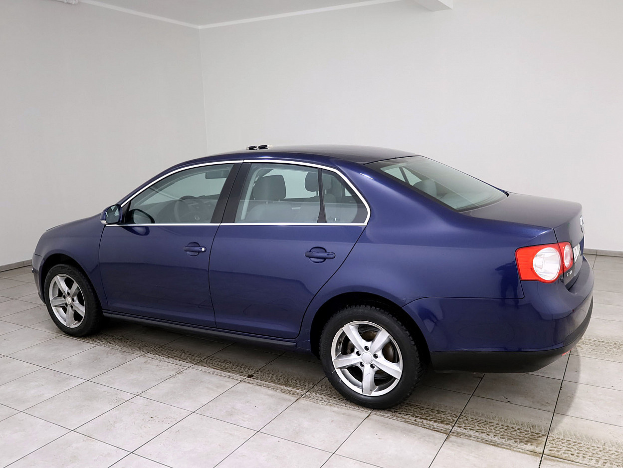 Volkswagen Jetta Comfortline 1.6 85 kW - Photo 4