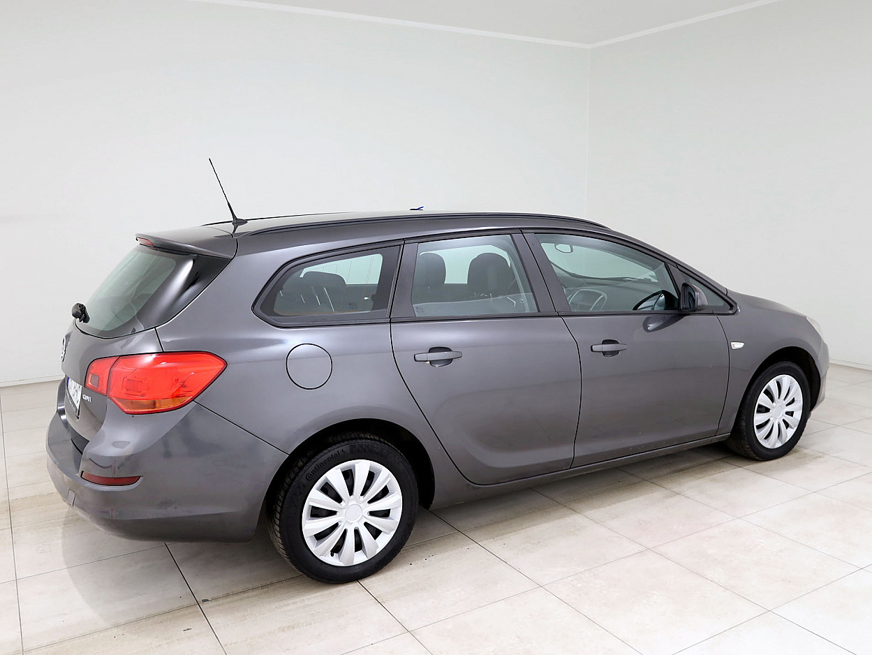 Opel Astra Sports Tourer 1.7 CDTi 81 kW - Photo 3