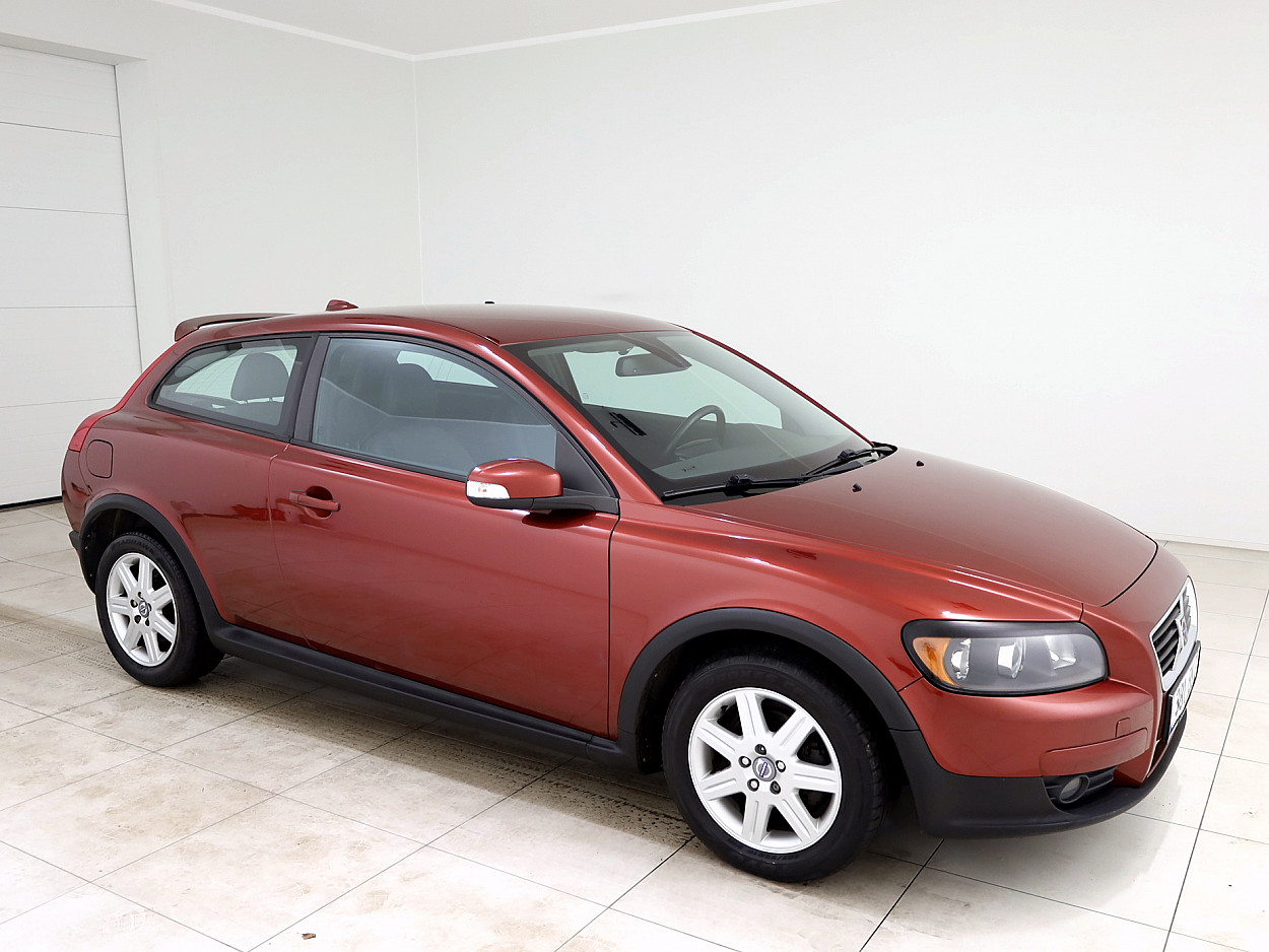 Volvo C30 Momentum 2.0 D4 100 kW - Photo 1