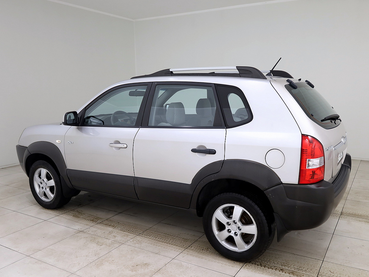 Hyundai Tucson Comfort 4x4 2.0 104 kW - Photo 4