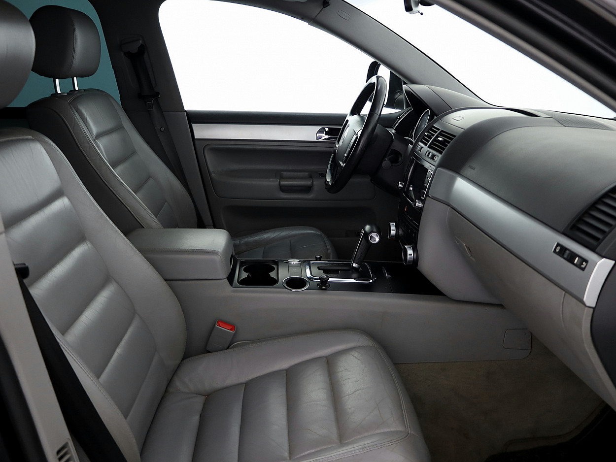 Volkswagen Touareg Highline Facelift ATM 2.5 TDI 128kW