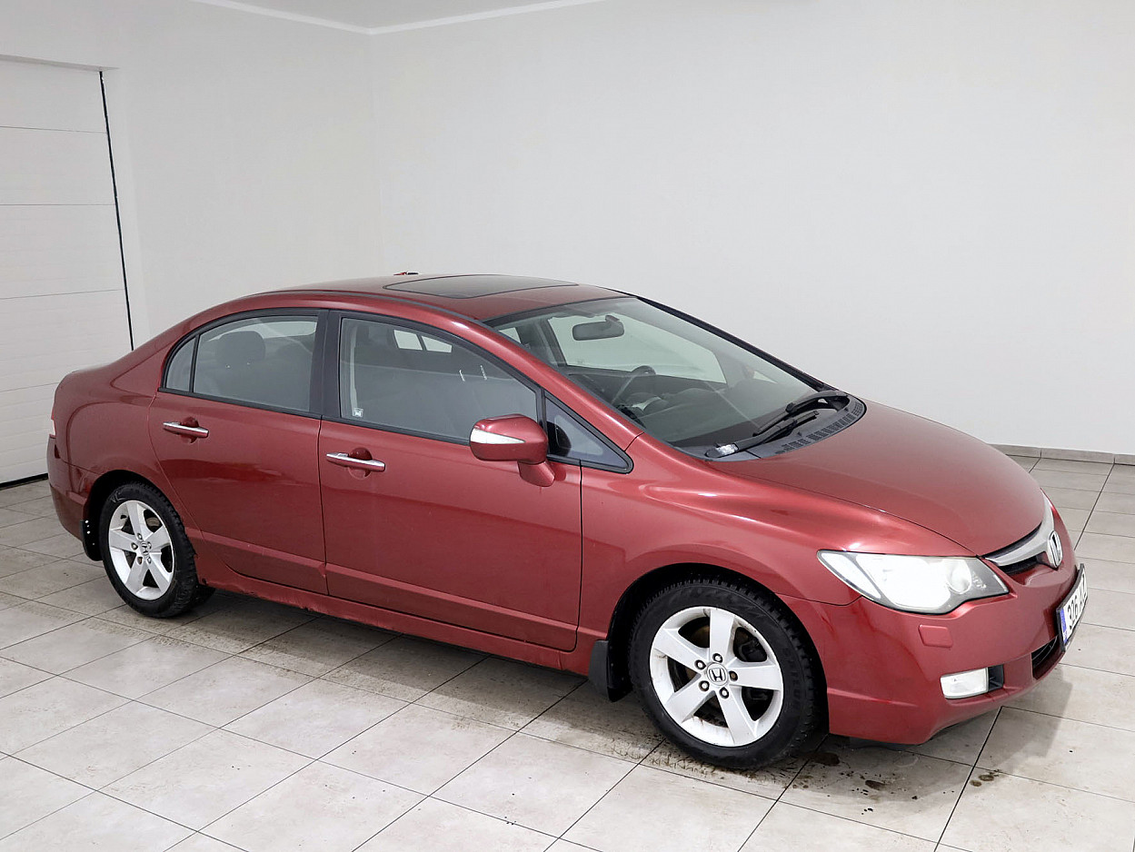 Honda Civic Elegance 1.8 103 kW - Photo 1