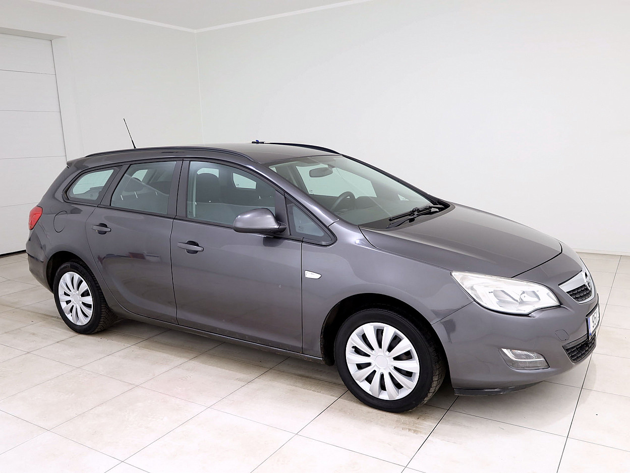 Opel Astra Sports Tourer 1.7 CDTi 81 kW - Photo 1