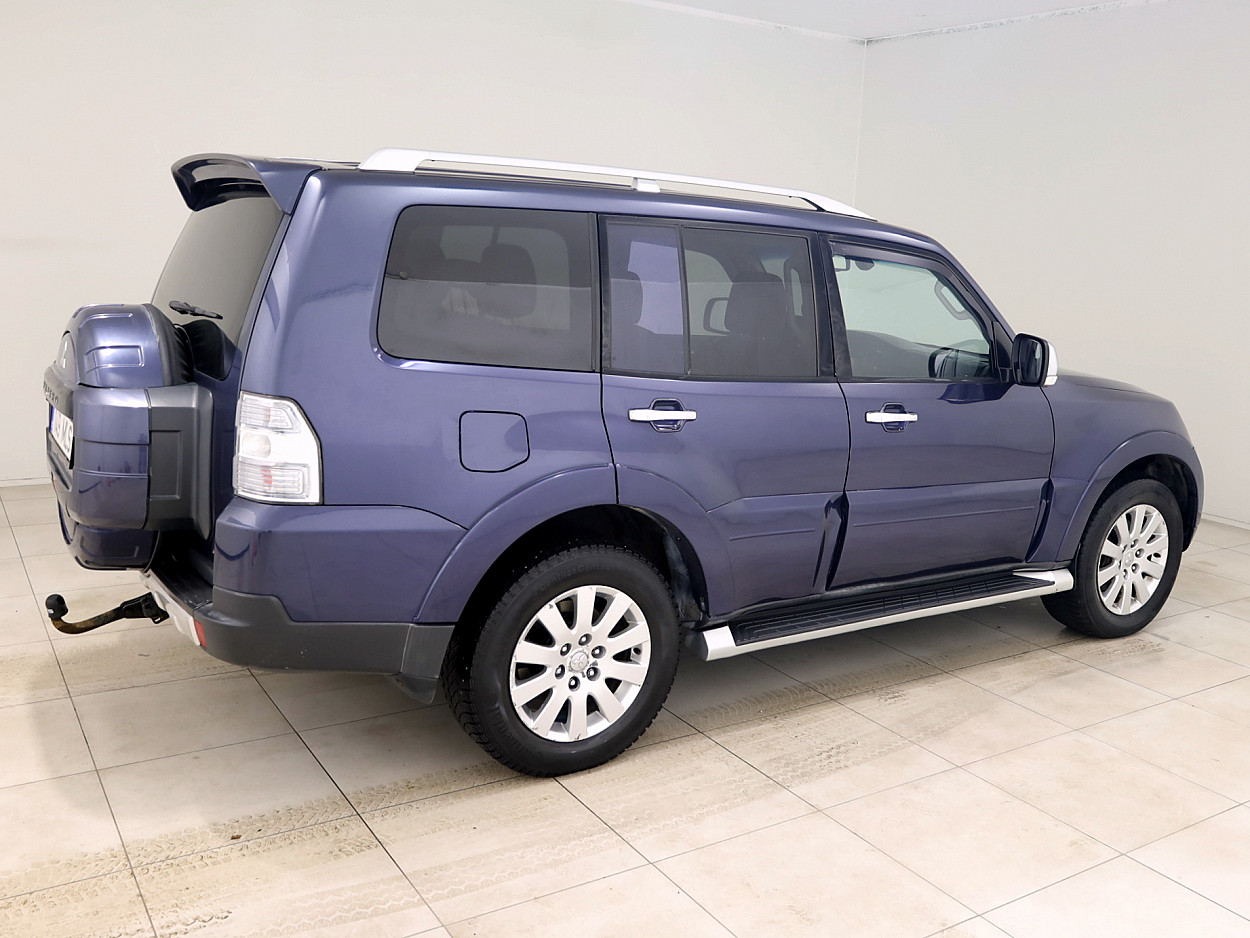 Mitsubishi Pajero Luxury ATM 3.2 DI-D 125 kW - Photo 3