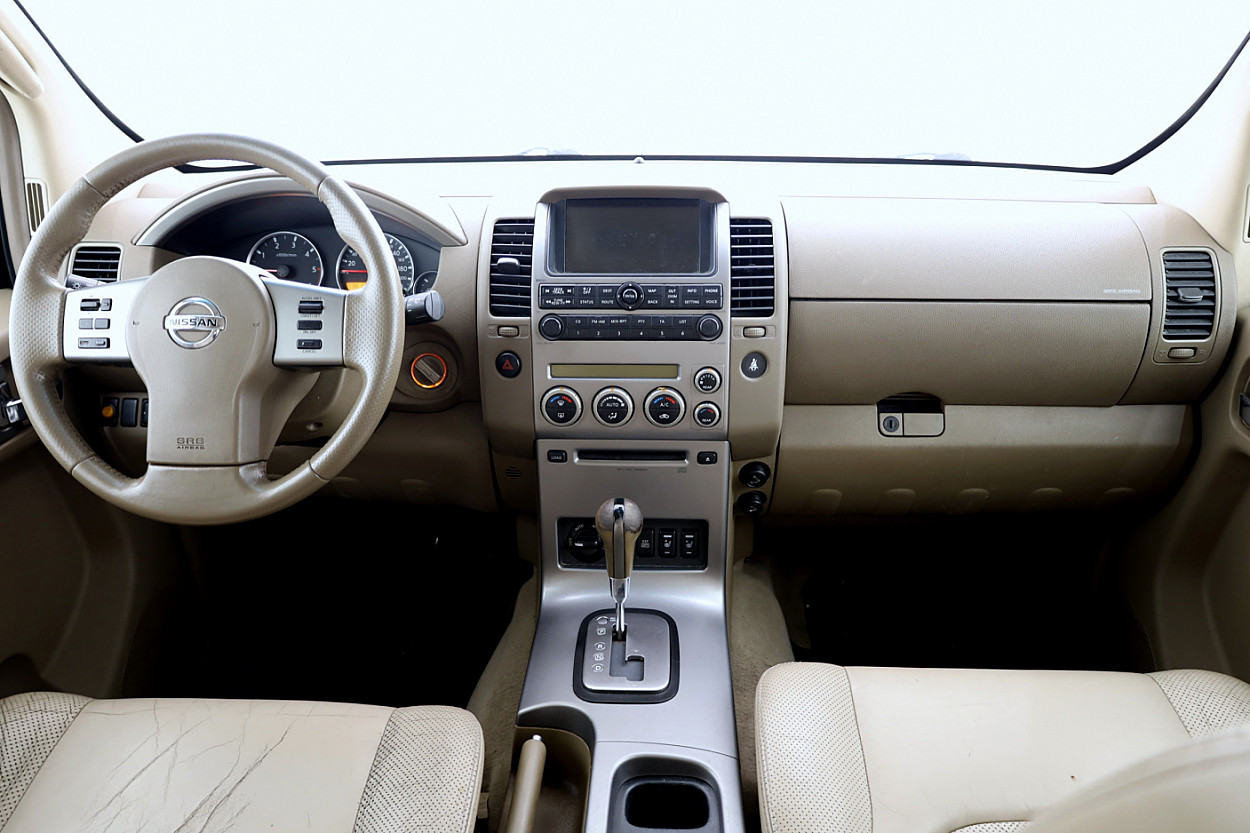 Nissan Pathfinder Luxury ATM 2.5 dCi 128 kW - Photo 5