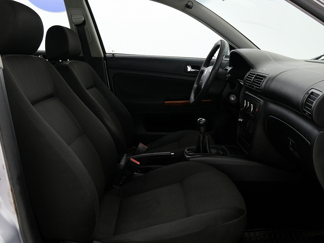 Volkswagen Passat Comfortline Facelift 2.0 85 kW - Photo 6