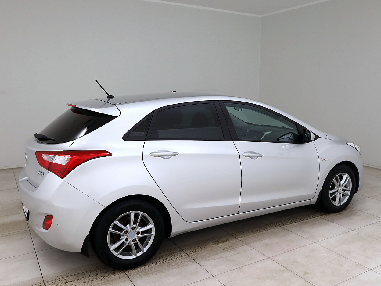 Hyundai i30 Facelift 1.4 CRDi 66 kW - Photo 3