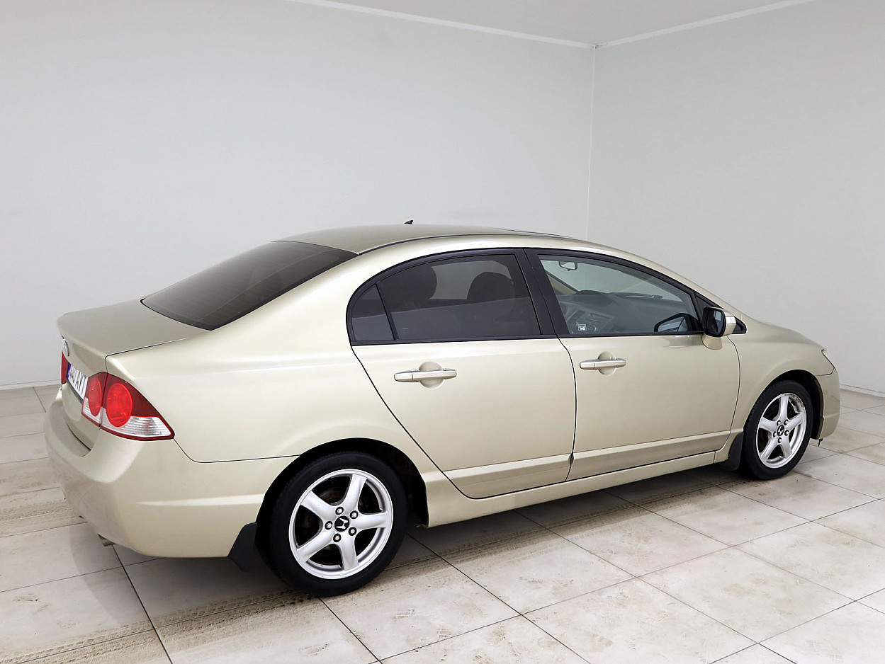 Honda Civic Elegance ATM 1.8 103 kW - Photo 3