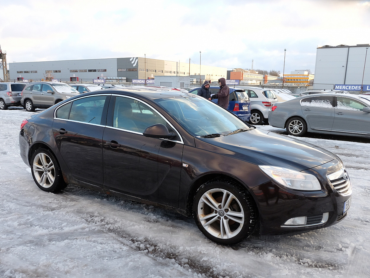 Opel Insignia 1.8 103 kW - Photo 1