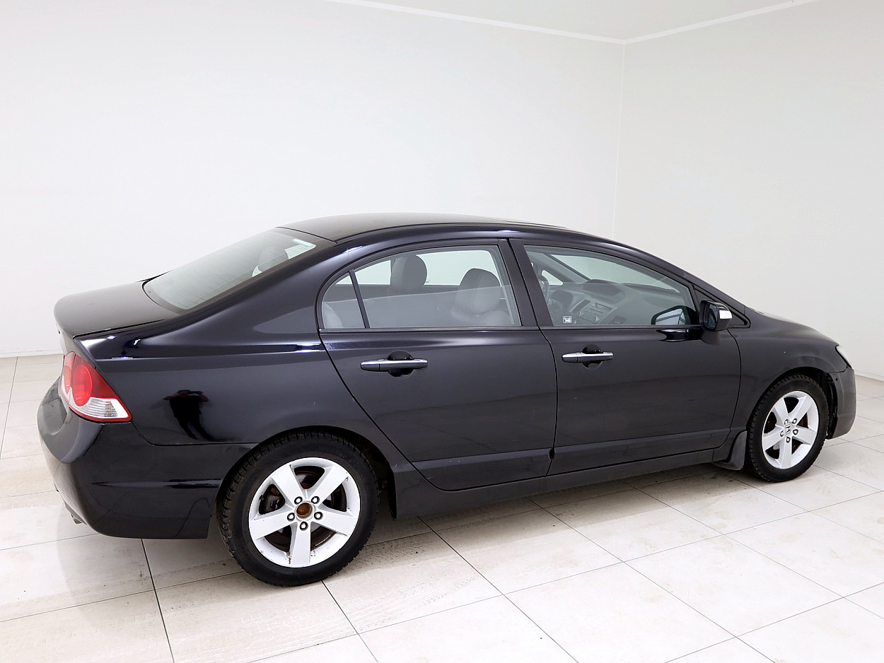 Honda Civic Luxury LPG ATM 1.8 103 kW - Photo 3