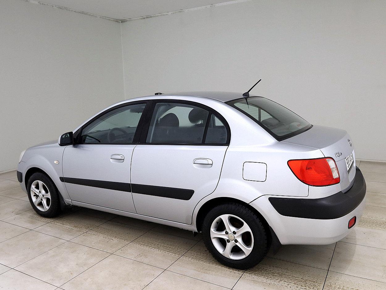 Kia Rio Comfort 1.4 71 kW - Photo 4