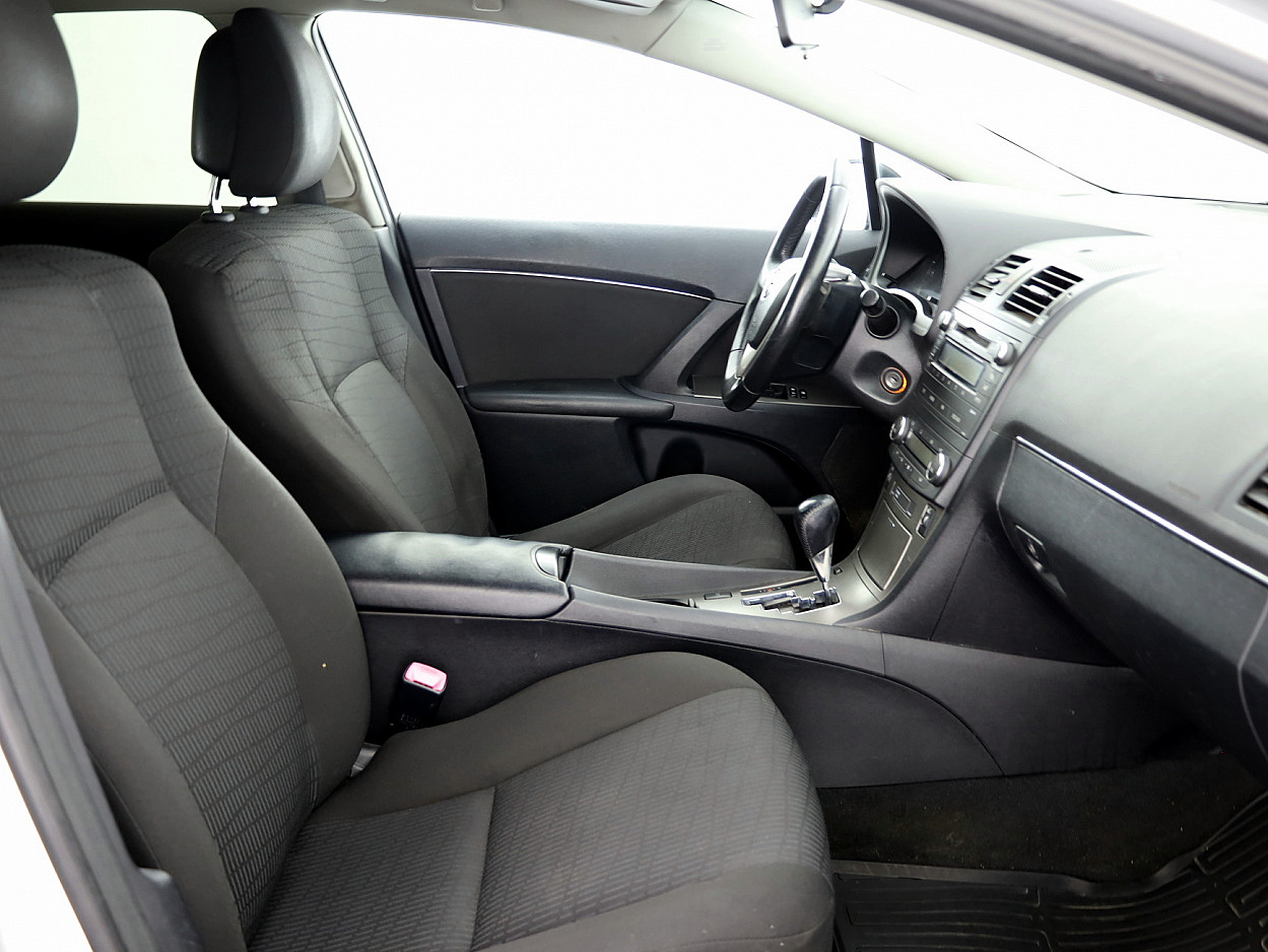 Toyota Avensis Linea Sol ATM 1.8 108kW