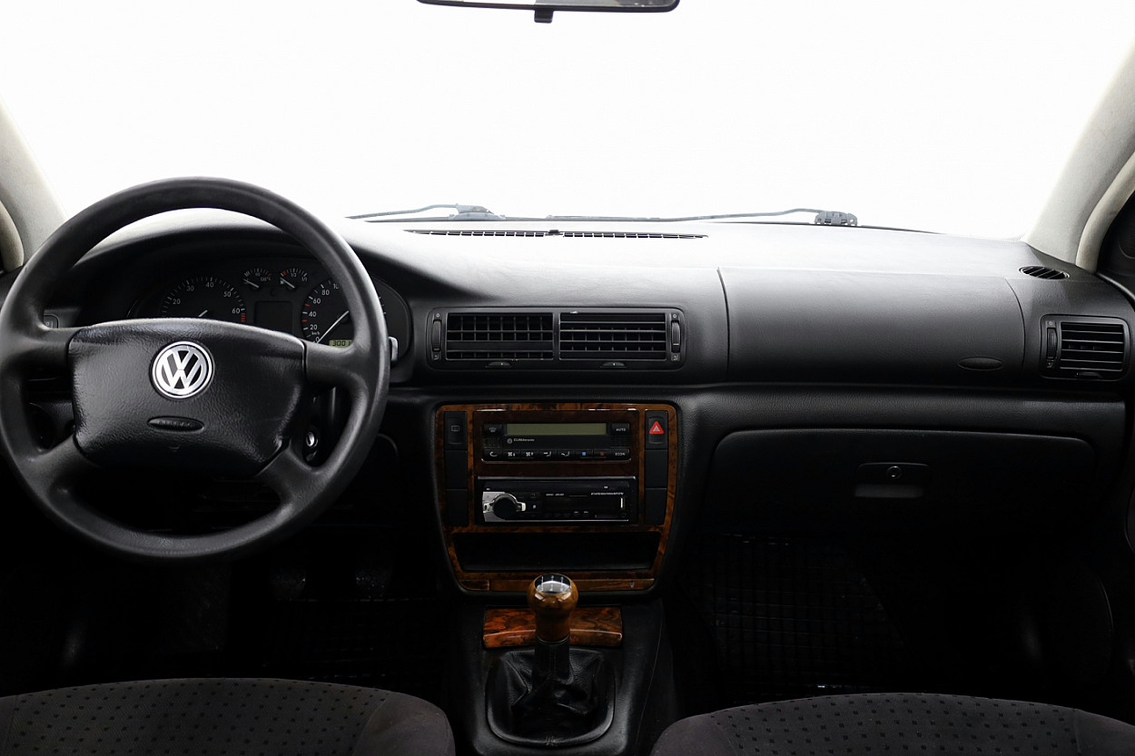 Volkswagen Passat Comfortline 1.6 74 kW - Photo 5