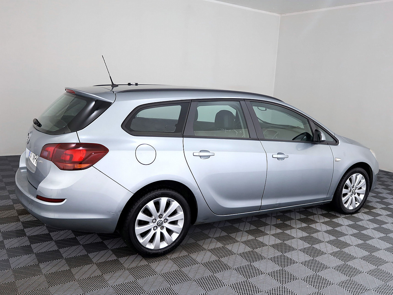 Opel Astra Elegance 1.7 CDTi 81kW