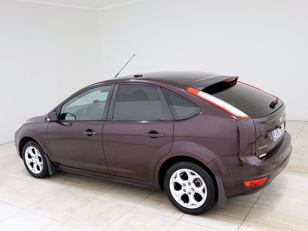 Ford Focus Exclusive Facelift 1.6 74 kW - Photo 4