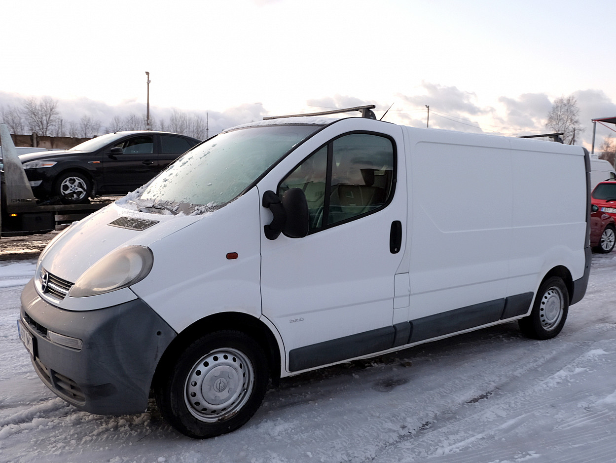 Opel Vivaro 1.9 TDCi 74 kW - Photo 2