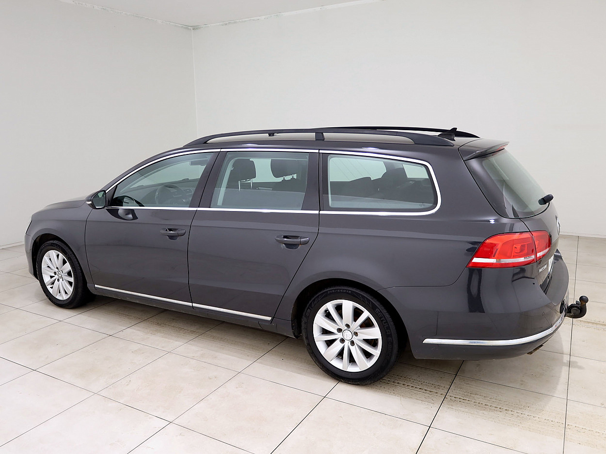 Volkswagen Passat Comfortline ATM 2.0 TDI 103 kW - Photo 4