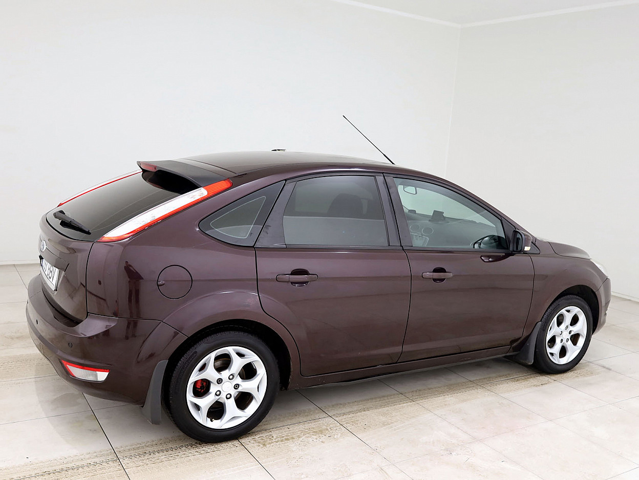 Ford Focus Exclusive Facelift 1.6 74 kW - Photo 3