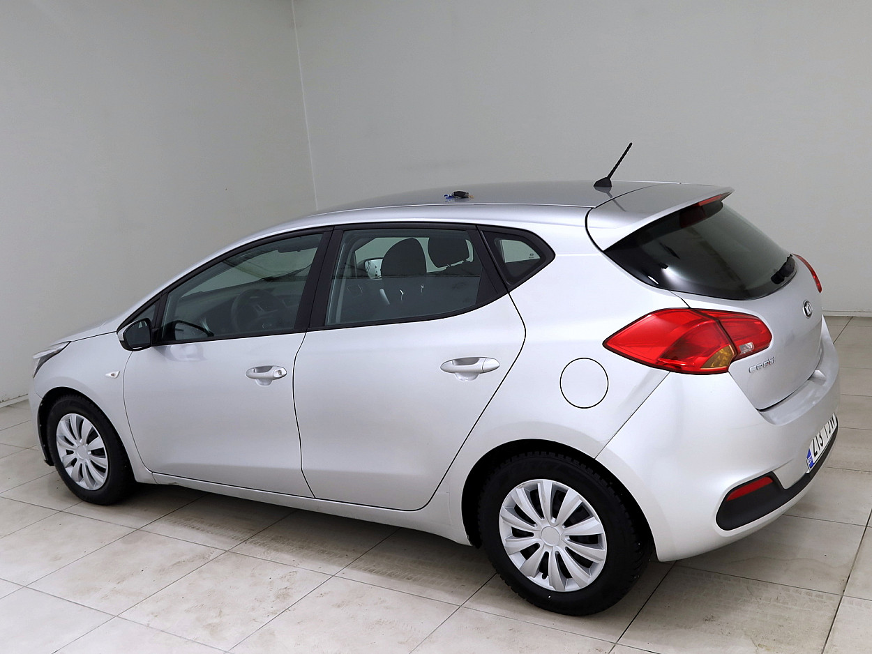 Kia Ceed Elegance 1.4 CRDi 66 kW - Photo 4