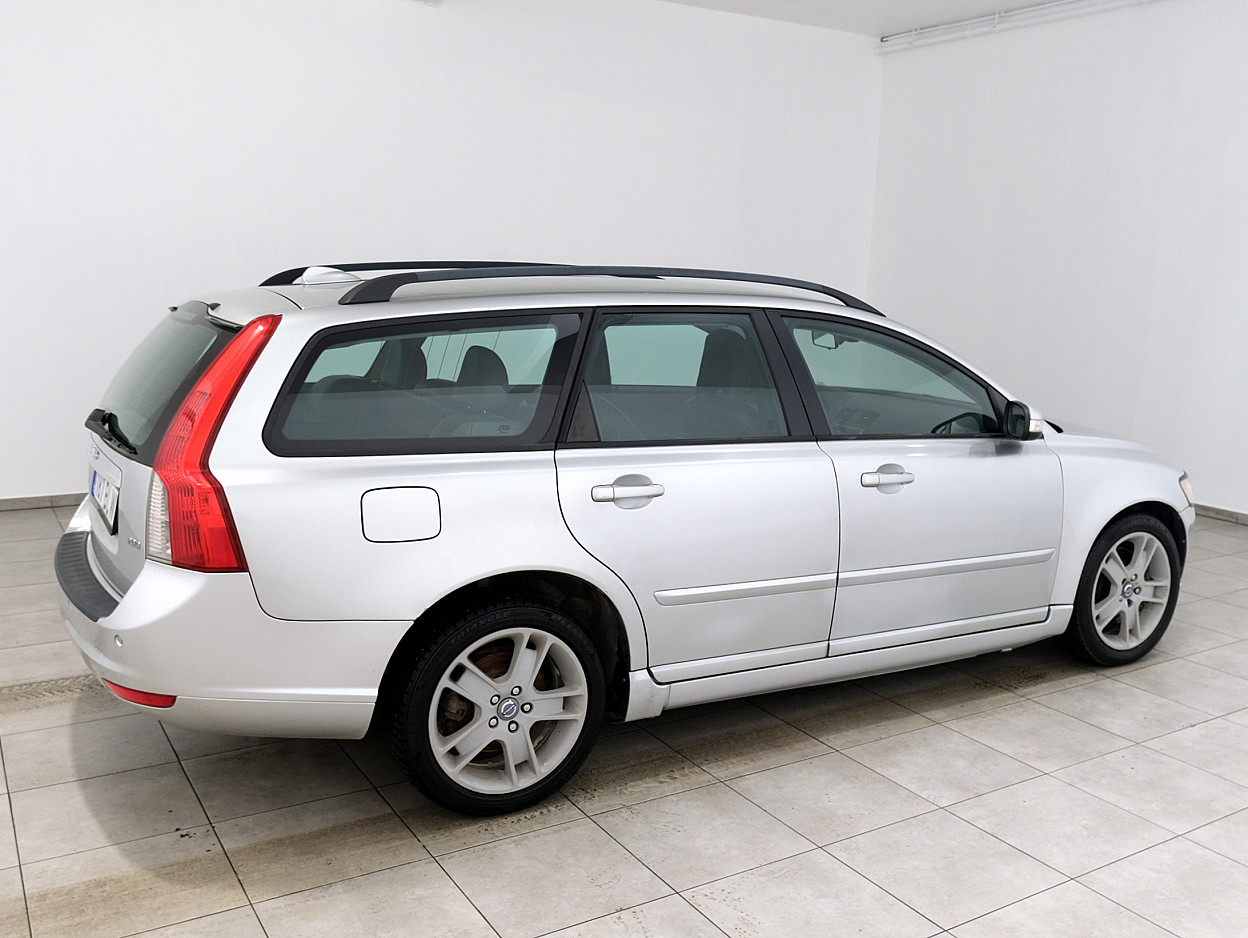 Volvo V50 Summum Facelift ATM 2.0 D4 100 kW - Photo 3