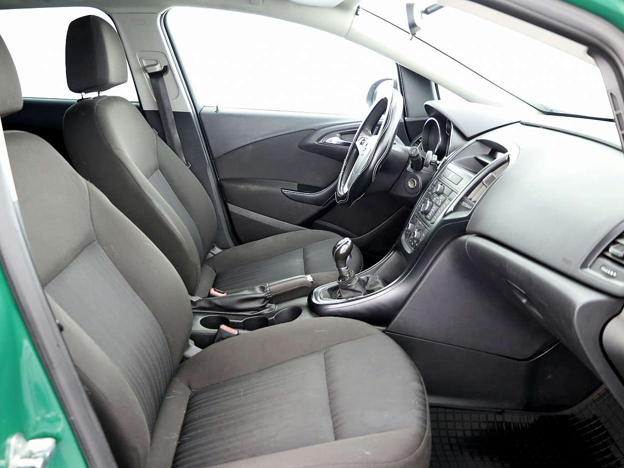 Opel Astra Elegance 1.4 103kW
