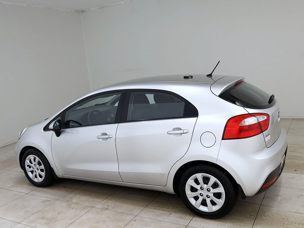 Kia Rio Elegance 1.2 63 kW - Photo 4