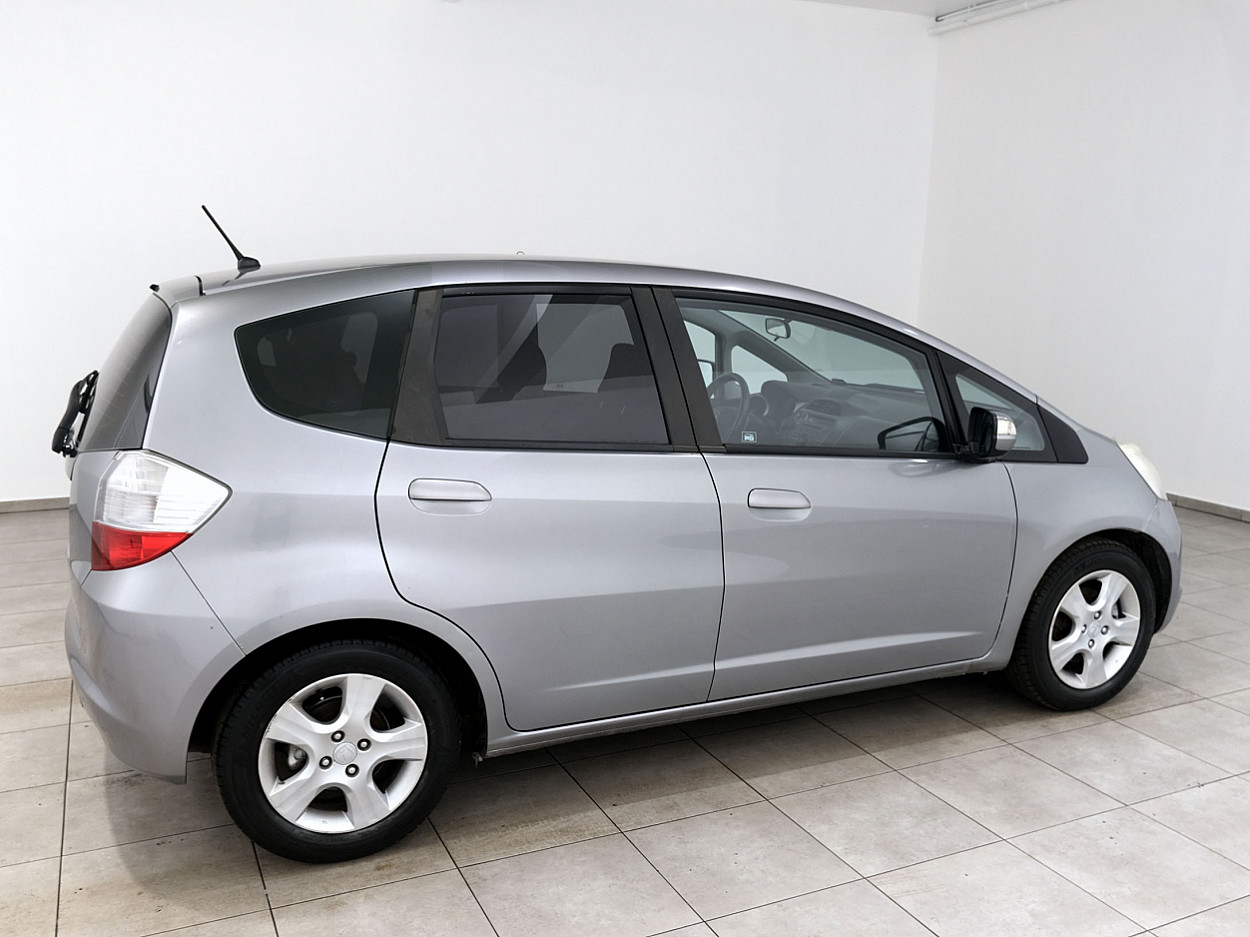 Honda Jazz Elegance ATM 1.3 73 kW - Photo 3