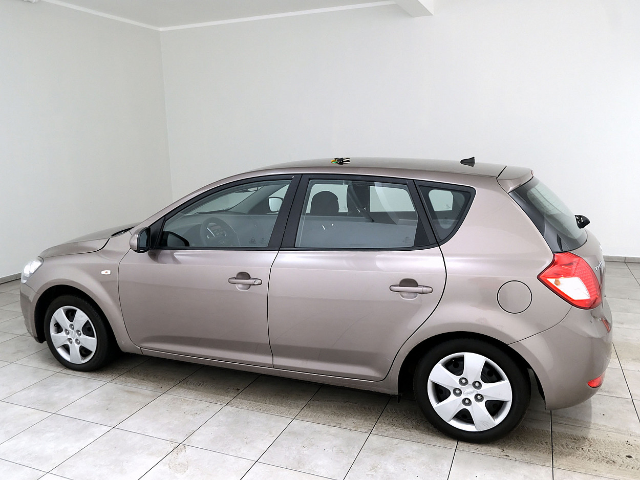 Kia Ceed Facelift 1.6 CRDi 66 kW - Photo 4